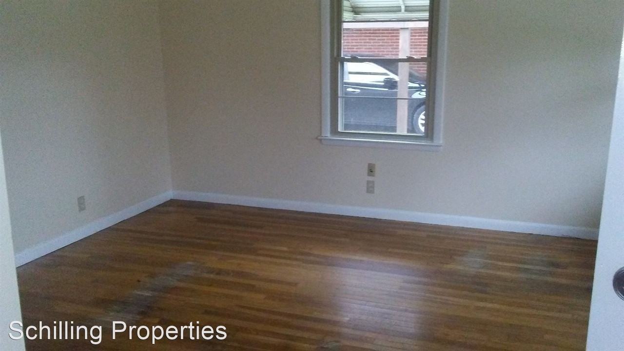 712 Hi Crest Dr - Photo 3 of 11