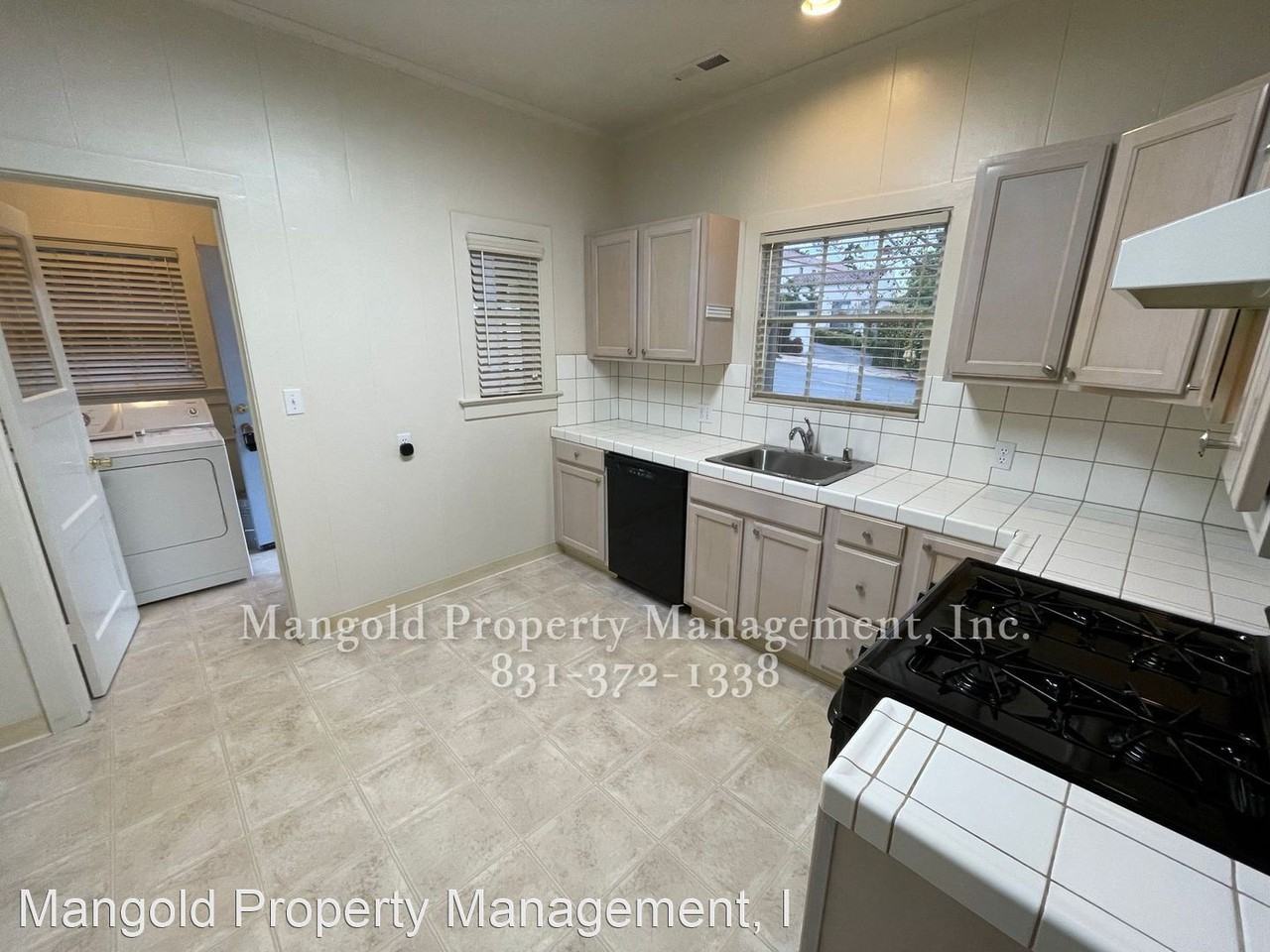 1065 W Franklin St - Photo 3 of 17