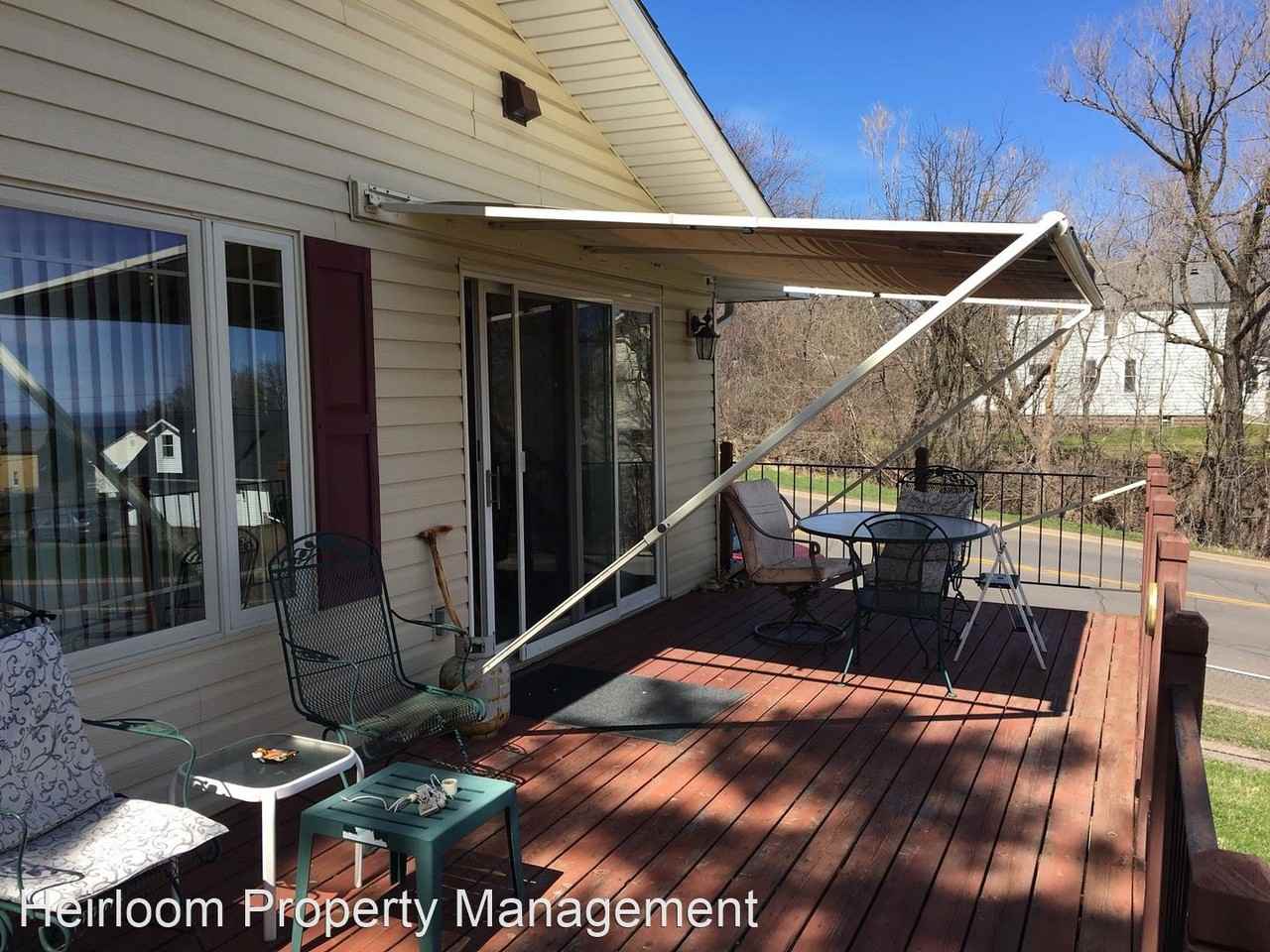 1002 W 5th St - Photo 3 of 20