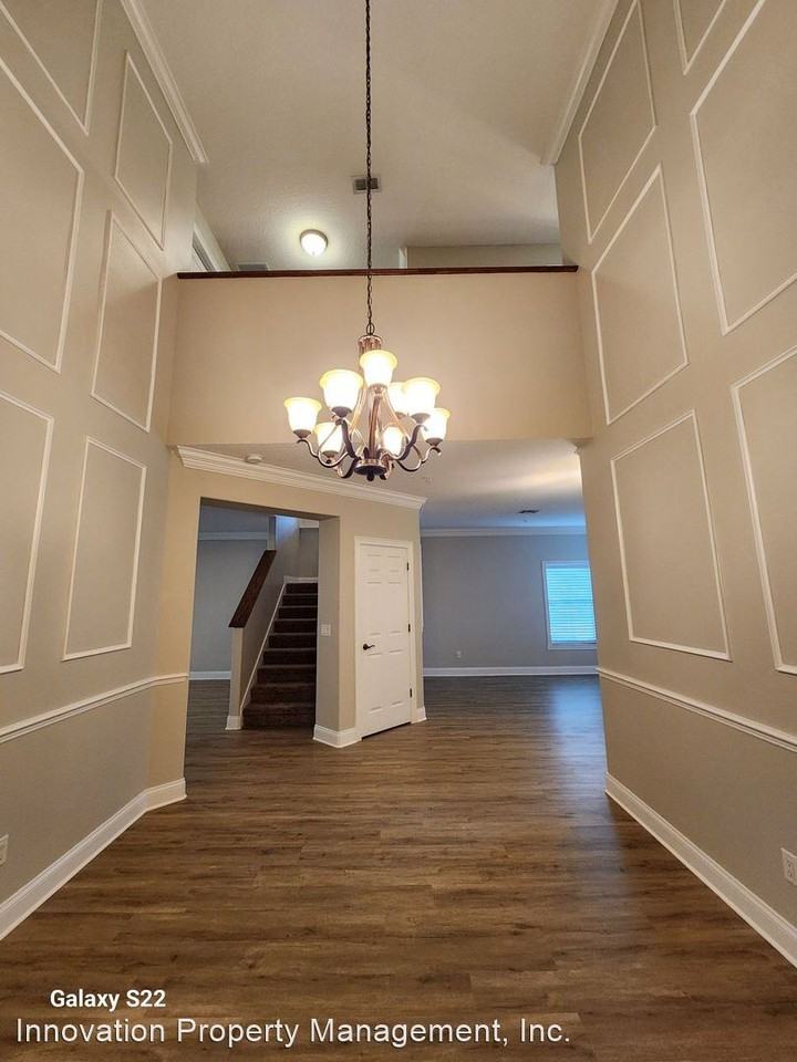 6874 Sorrento St - Photo 3 of 32