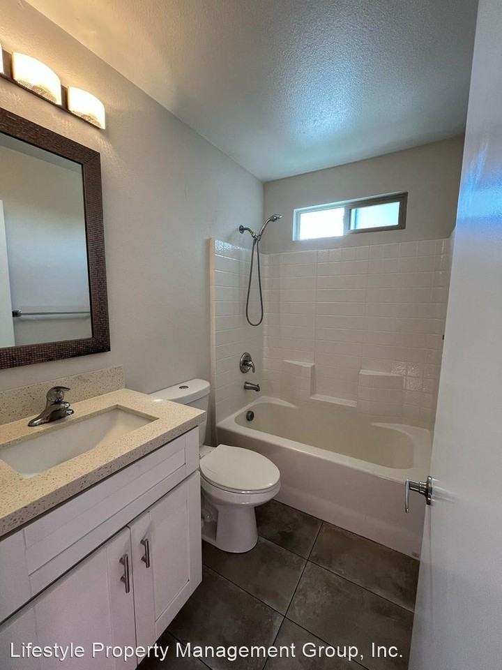 2218-2220 Langmuir - Photo 3 of 9