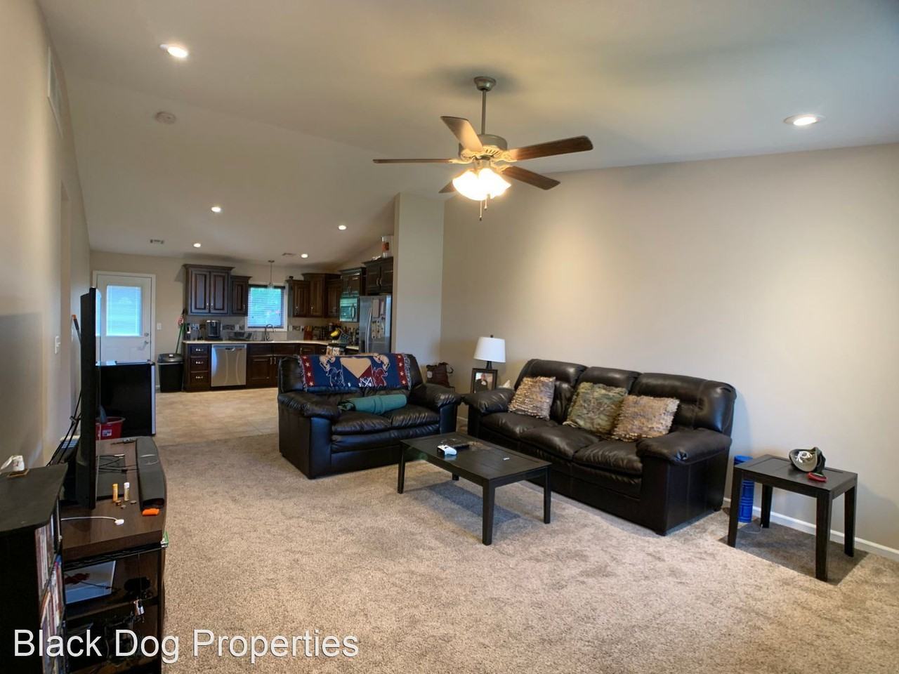 520 Highland Grove Dr - Photo 2 of 16