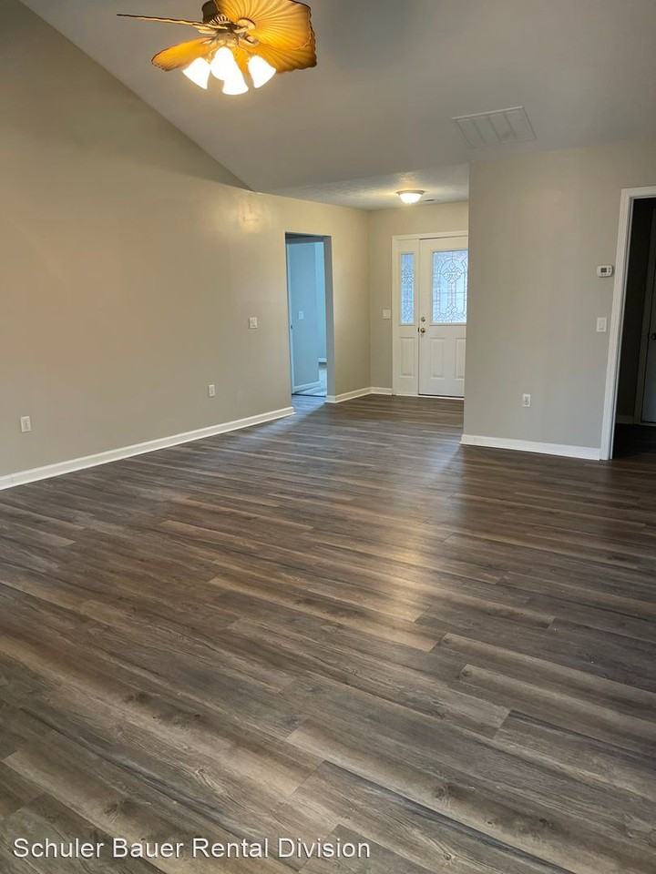 4409 Falling Leaf Dr - Photo 3 of 10