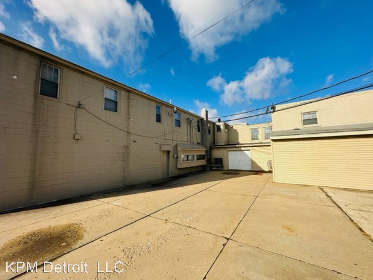 29222/40 Grand River Ave Apartments in Farmington Hills, MI 48336 Zumper