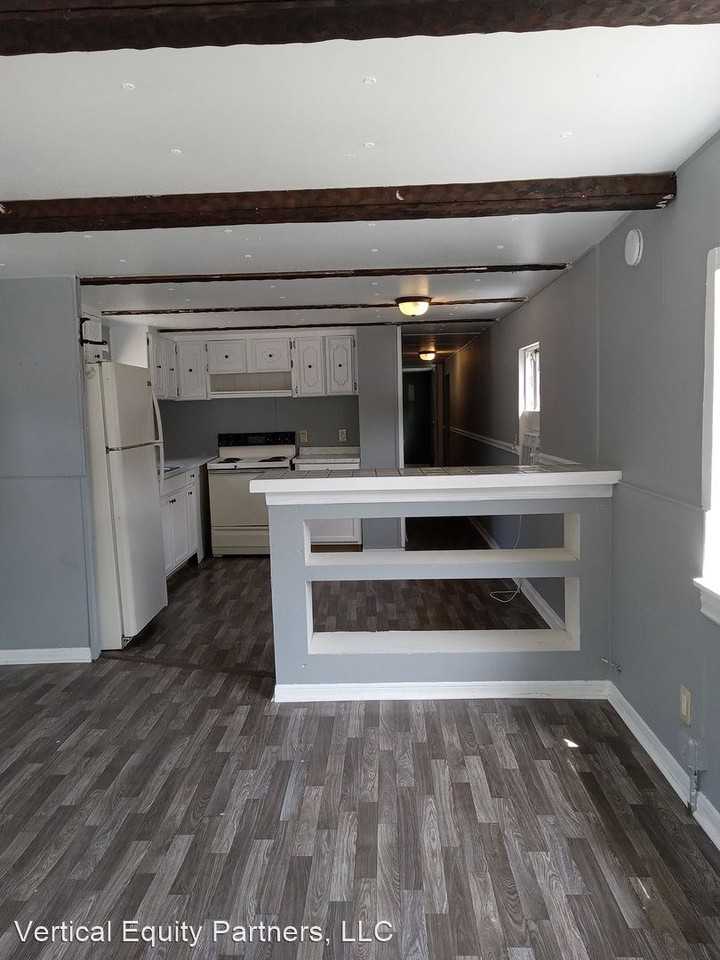 28065 Freewalt St - Photo 2 of 9