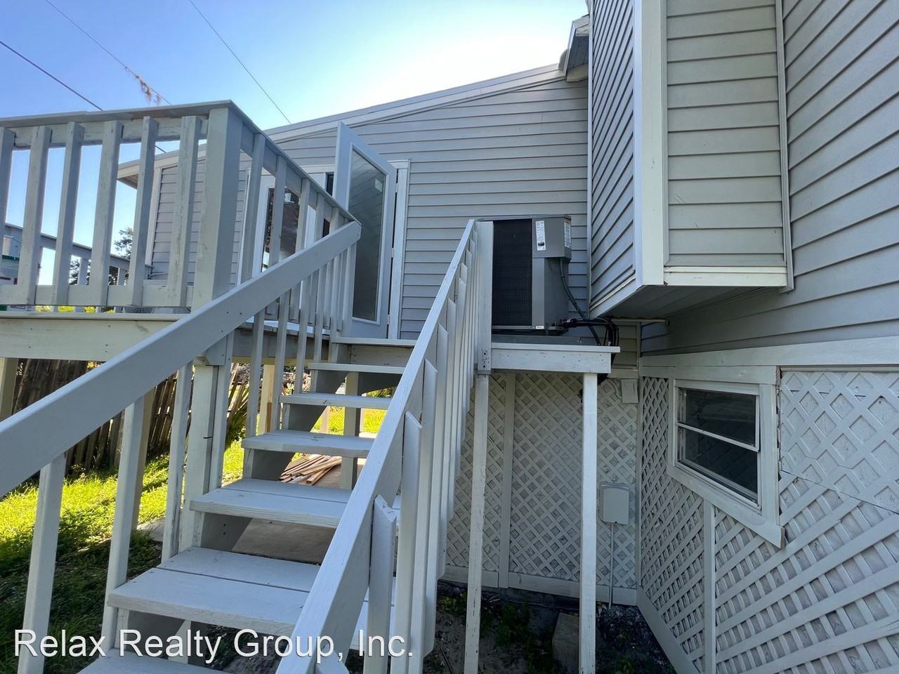 631 Harbor Ave - Photo 3 of 26