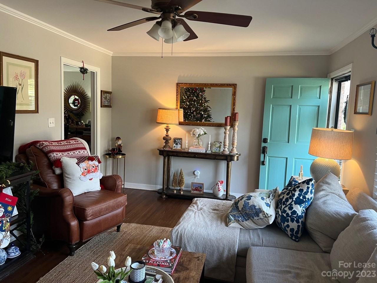 5531 Farmbrook Dr - Photo 3 of 20