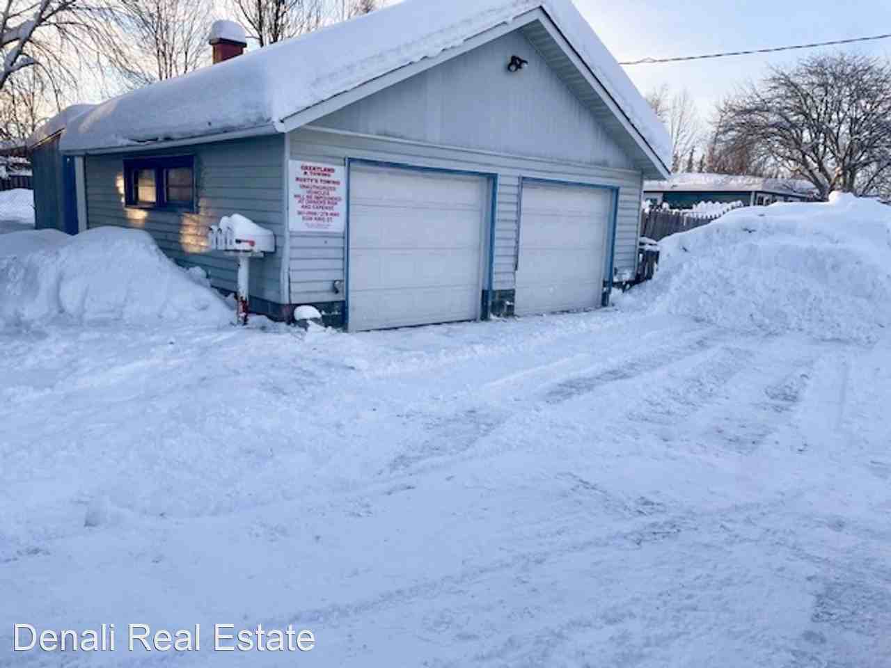 1210 W 38th Place - Photo 2 of 16