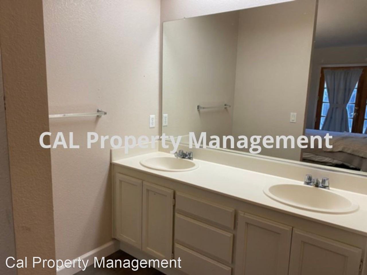 1495 Falcon Dr - Photo 3 of 22