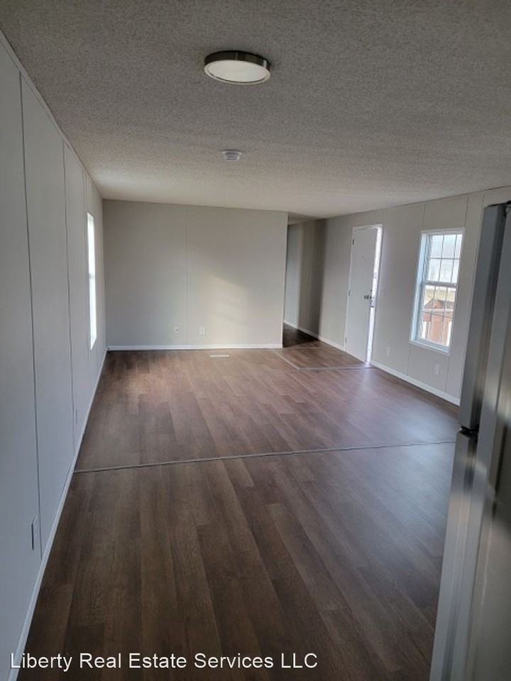 914 Jones St - Photo 3 of 7