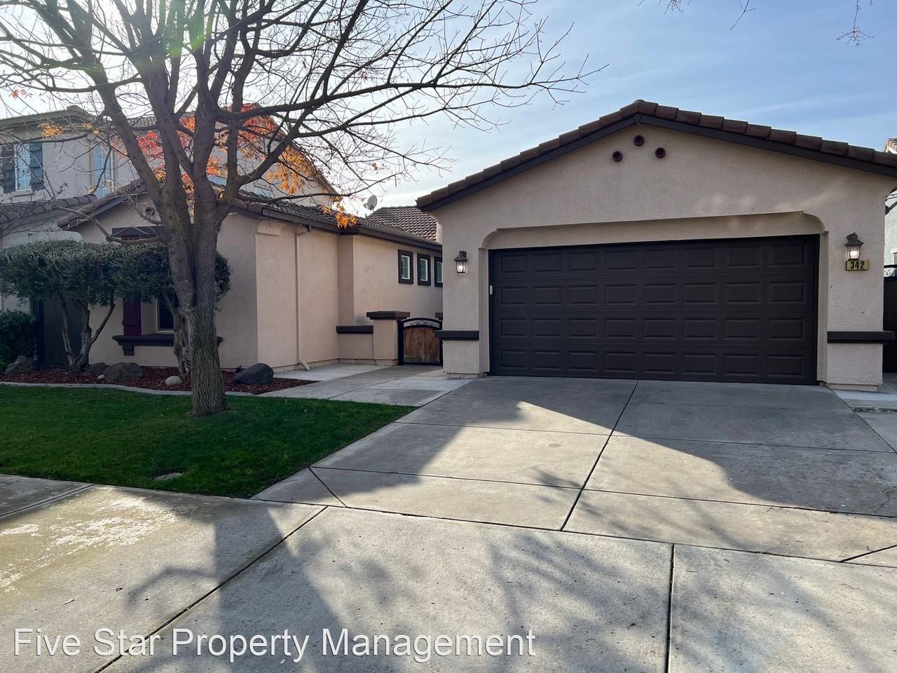 342 Romano Way - Photo 2 of 47