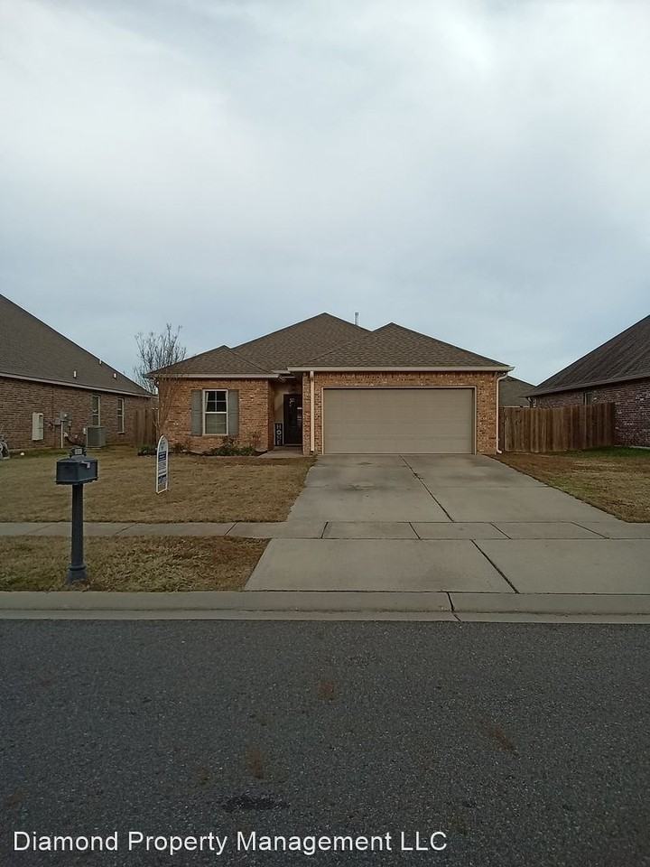 1111 Eli Connor Dr - Photo 2 of 25