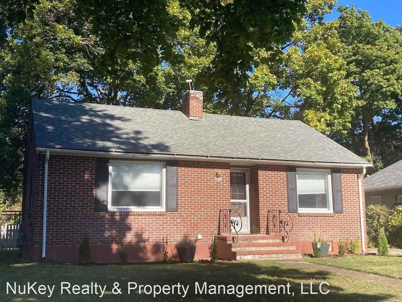 735 E 36th Ave - Photo 2 of 8