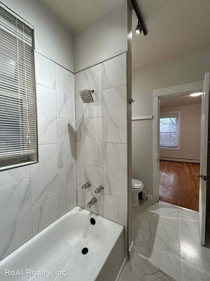 2034 40 E. 80TH 6731, 6748 50 S CORNELL AVE Apartments in South