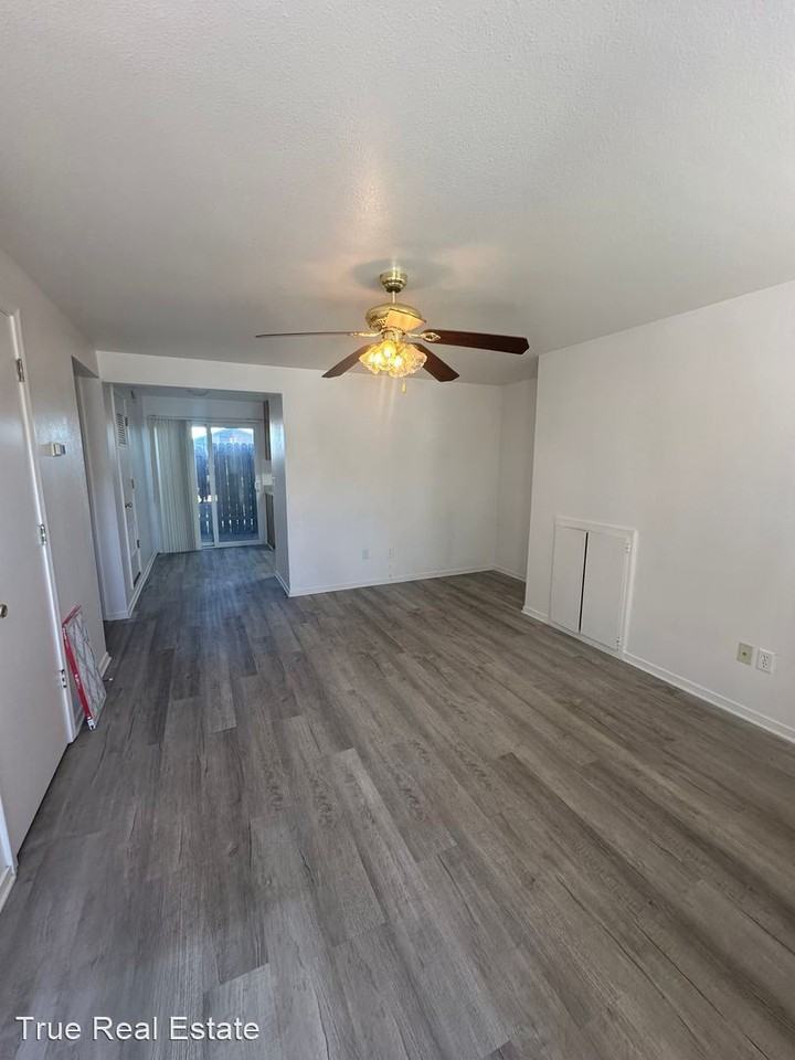 1260 W. Newlands Drive - Photo 3 of 6