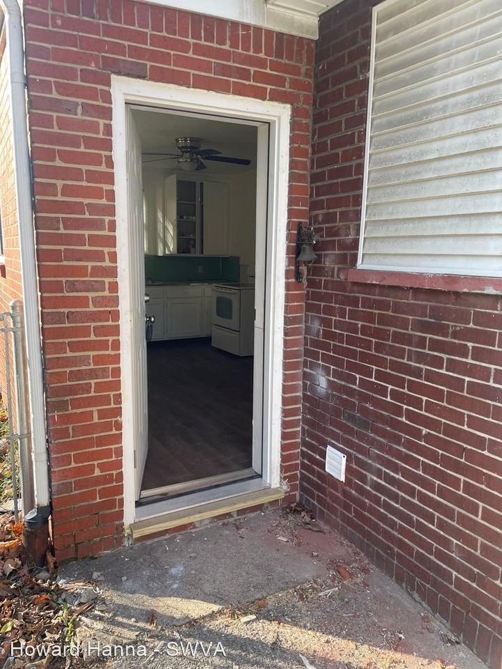 1907 Dale Ave Se - Photo 3 of 20