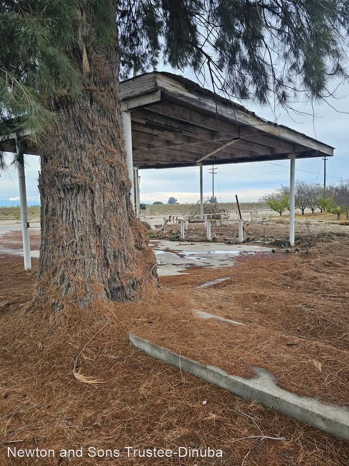 11597 S Academy Ave - Photo 2 of 23