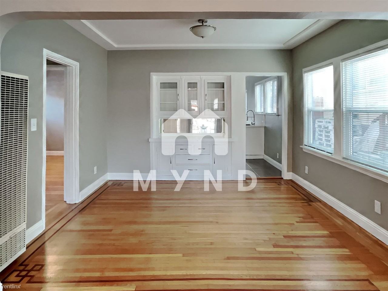 1423 E 32nd St - Photo 3 of 23