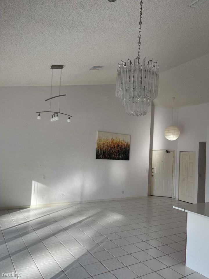 5790 Coach House Cir #G - Photo 2 of 14