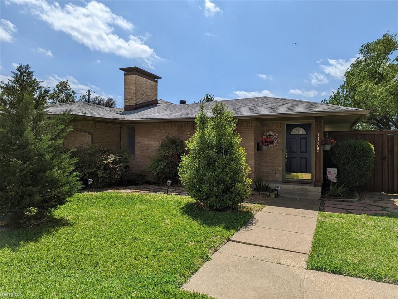 11209 Park Central Pl - Photo 2 of 21