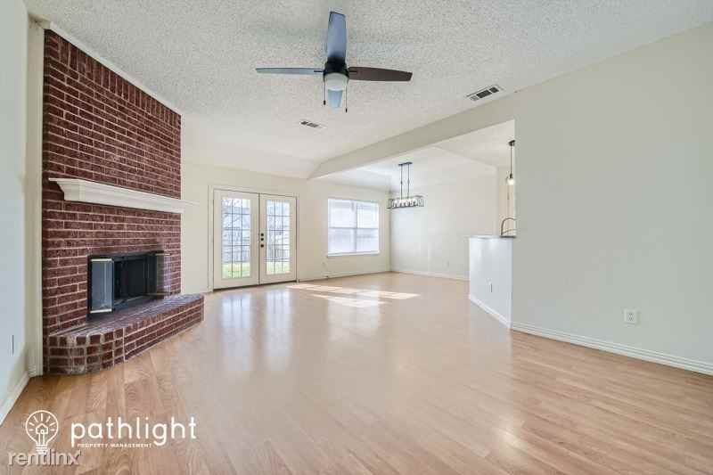 1008 Glencrest Dr - Photo 2 of 19