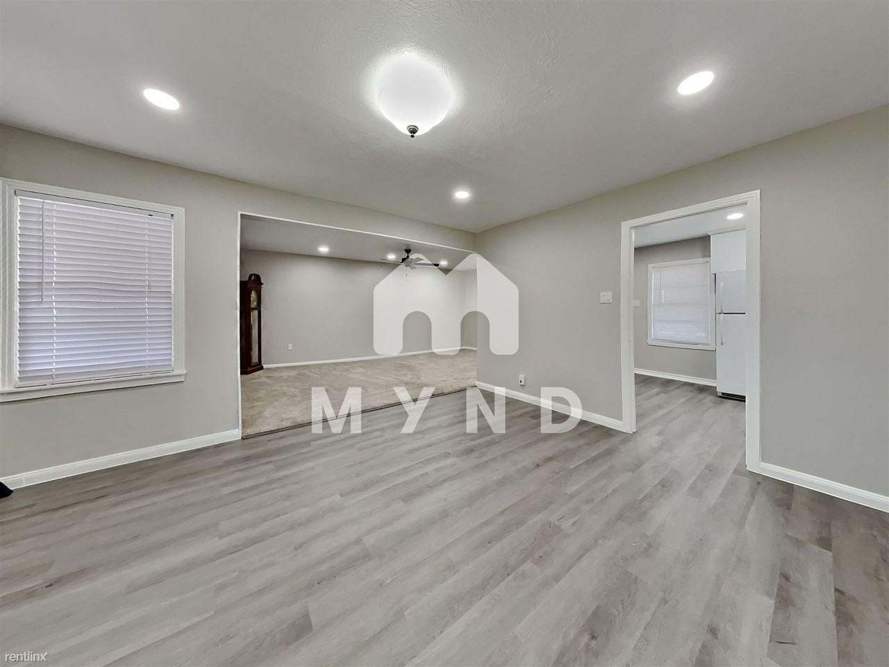 403 W Oak St - Photo 2 of 21