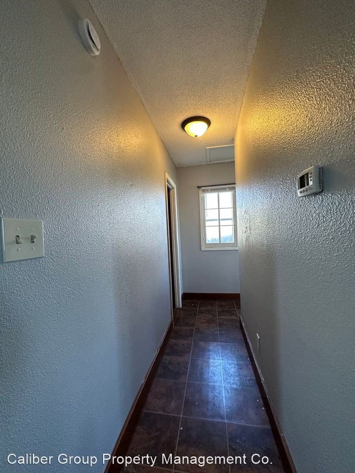 432 James St - Photo 3 of 5