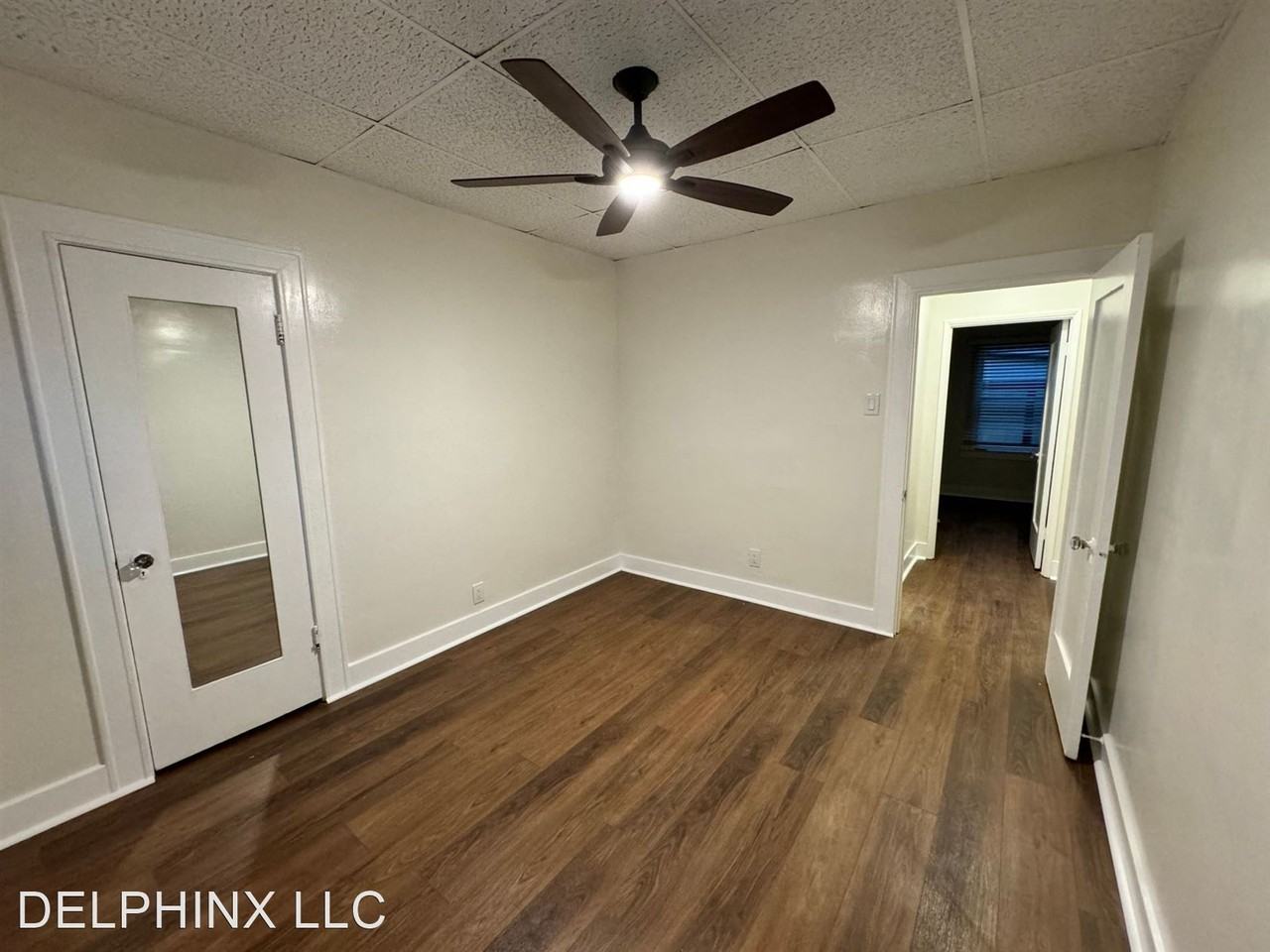 35 17th St - Photo 2 of 4