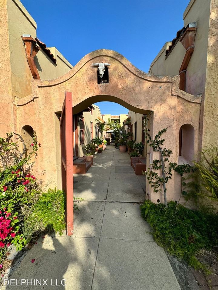 35 17th St - Photo 3 of 4