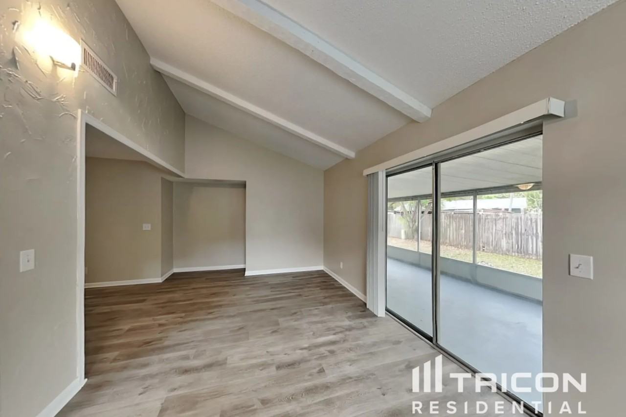 405 Silver Hill Dr - Photo 3 of 21