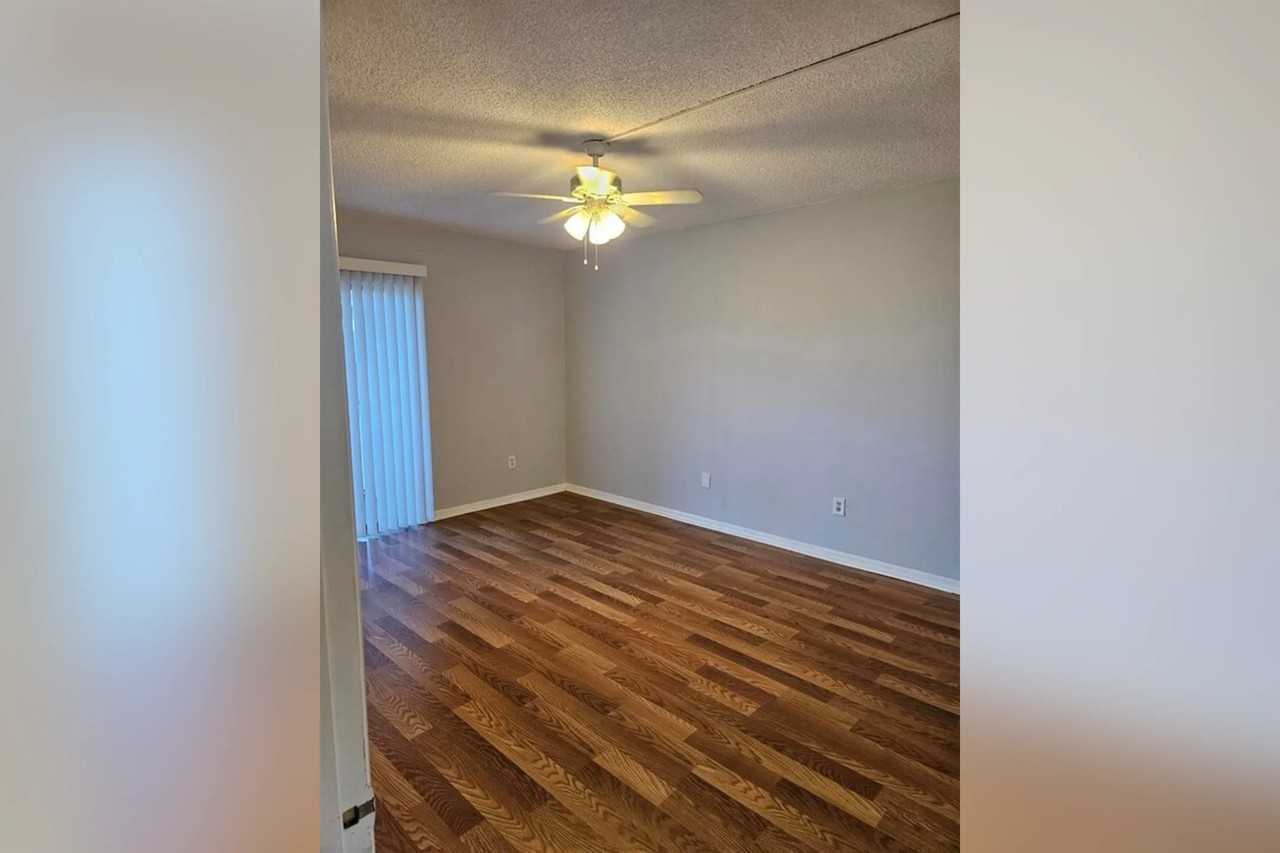 12481 Mcgregor Blvd - Photo 2 of 6