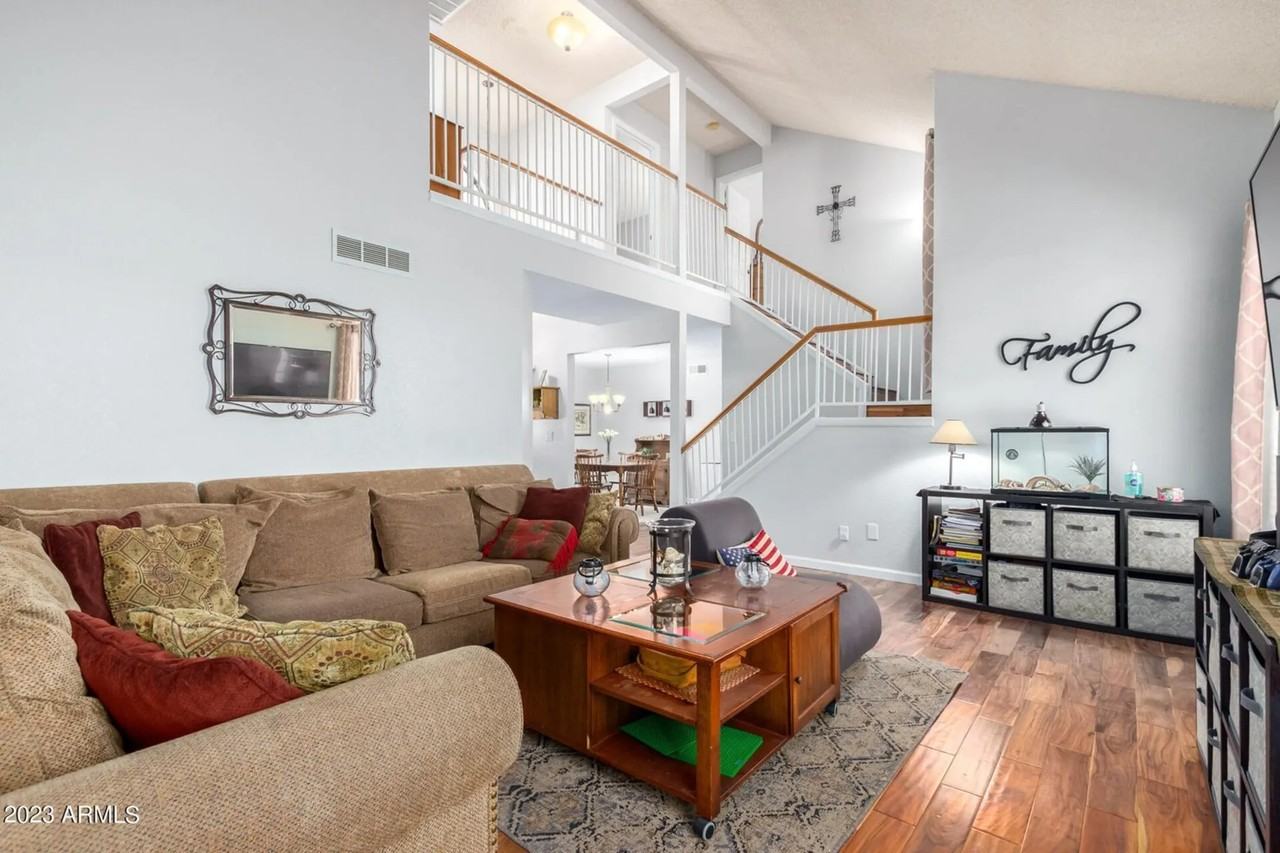 7358 W Cameron Dr - Photo 2 of 7