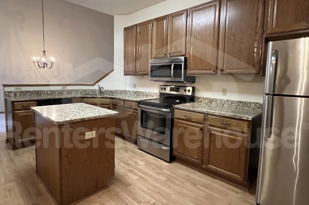 2508 Claremont Dr - Photo 2 of 19