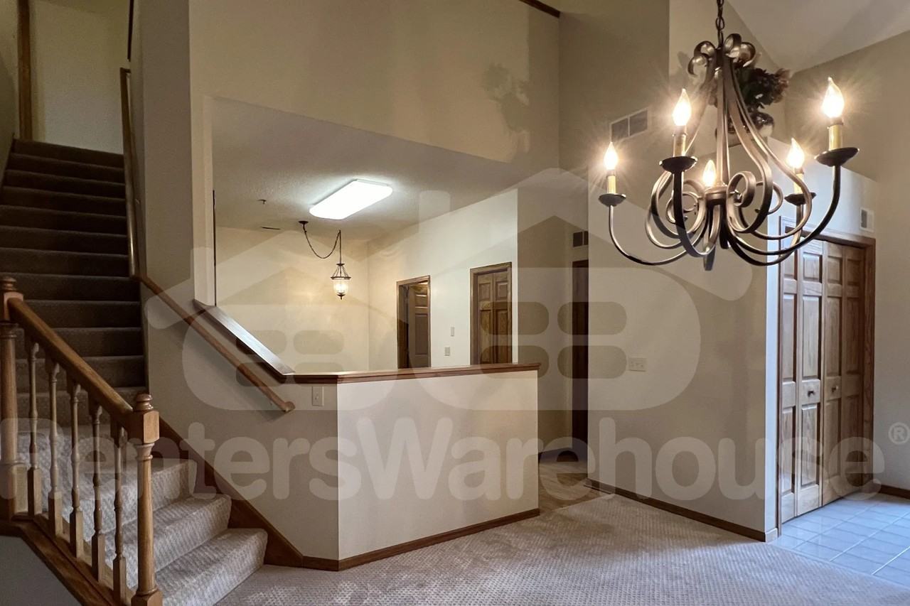 2508 Claremont Dr - Photo 3 of 19