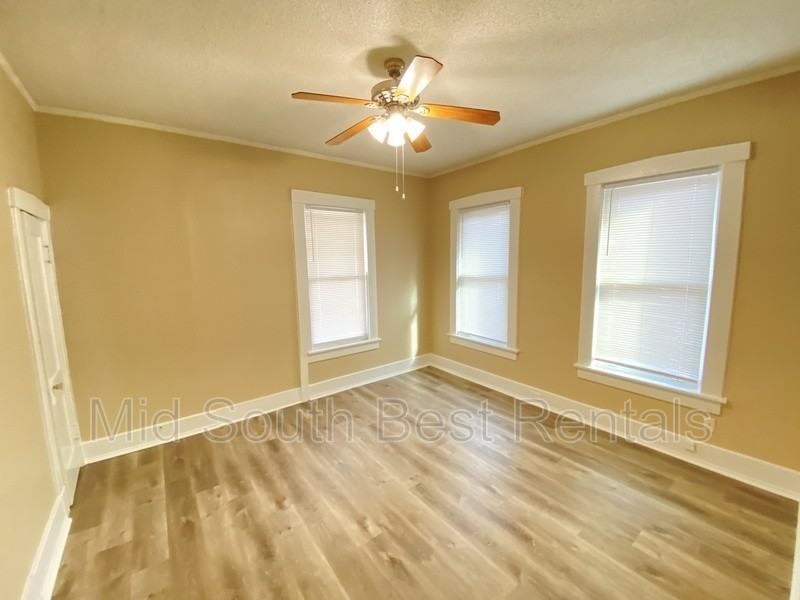 1221 Forest Ave - Photo 2 of 8