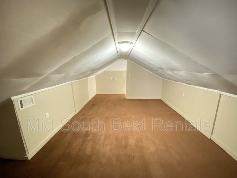 1221 Forest Ave - Photo 4 of 8