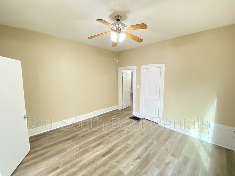 1221 Forest Ave - Photo 5 of 8