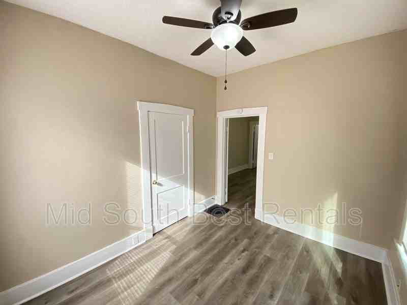 1221 Forest Ave - Photo 6 of 8