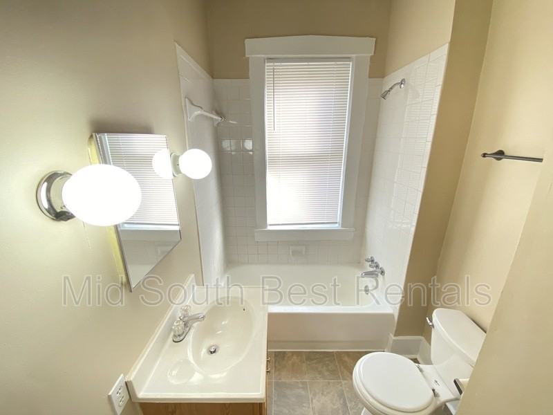 1221 Forest Ave - Photo 7 of 8