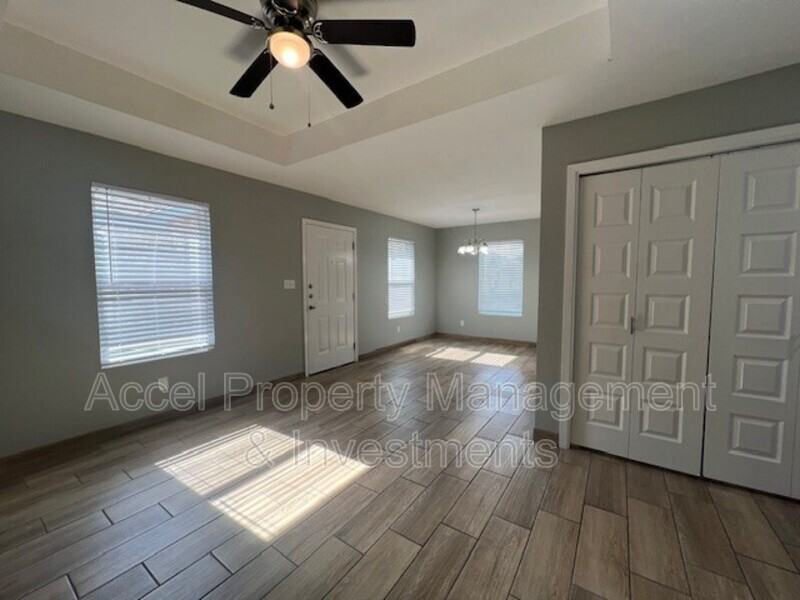 825 S Mississippi St #C - Photo 3 of 14