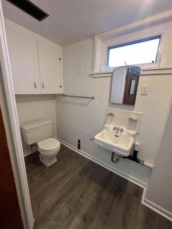 1725 E 21st St - Photo 3 of 23