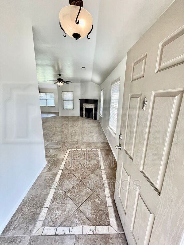 10913 Sw 30th St - Photo 4 of 34