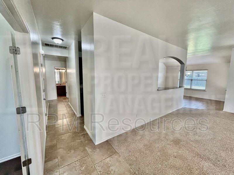 10913 Sw 30th St - Photo 7 of 34