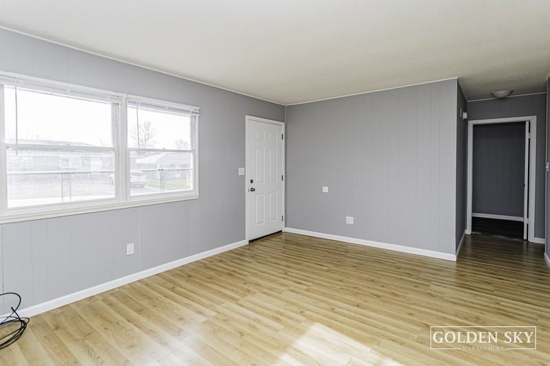 6316 E Piccadilly Rd - Photo 3 of 10