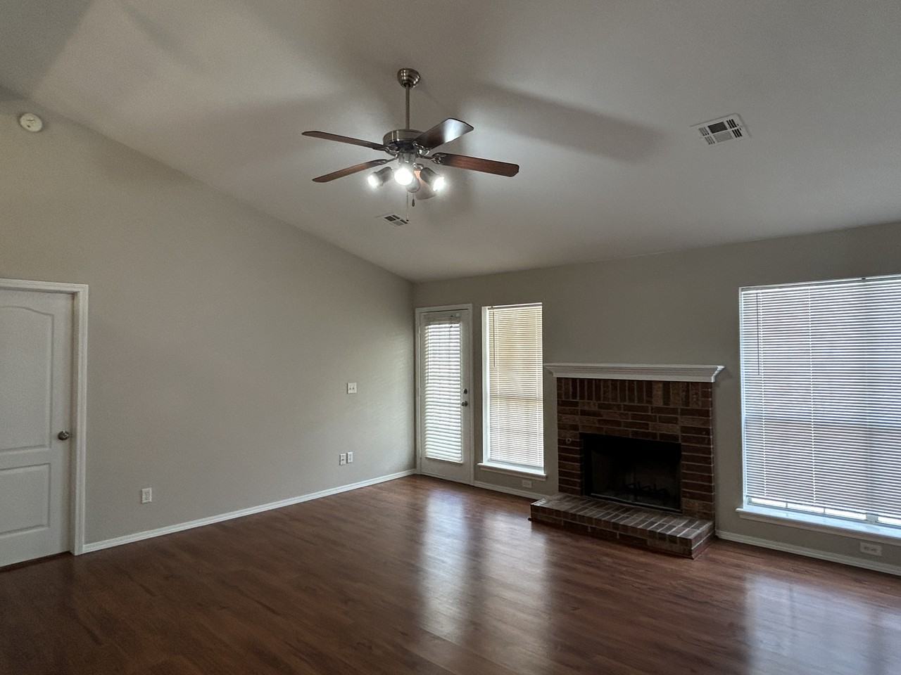 3021 Village Dr - Photo 2 of 10