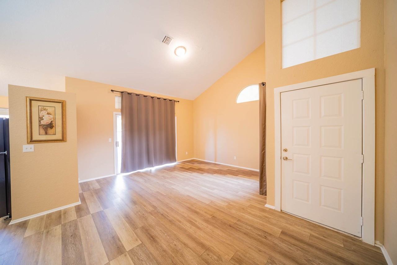3068 W Placita De La Roseta - Photo 4 of 14