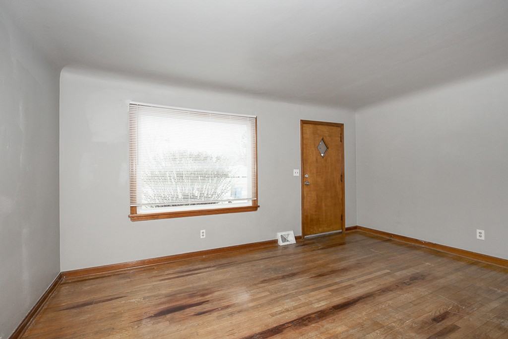 870 Rokeby Rd - Photo 2 of 16