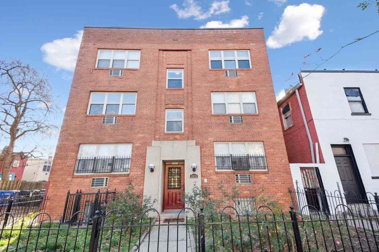 1010 P St Nw - Photo 3 of 33