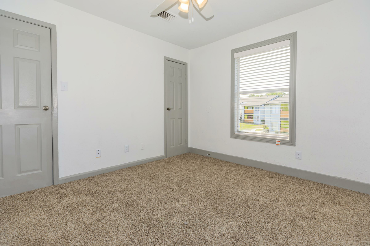 Andalucia Apartments - Photo 5 of 35