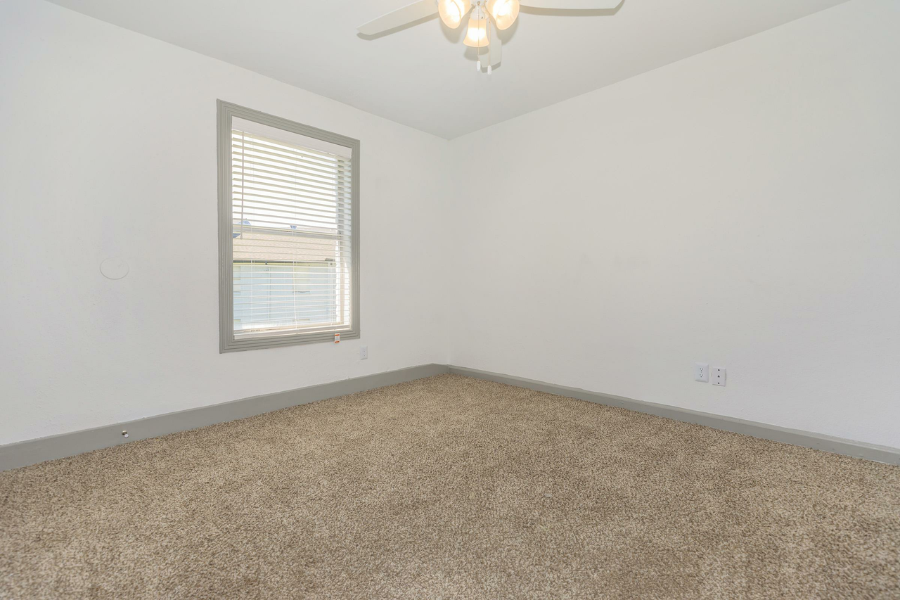 Andalucia Apartments - Photo 6 of 35